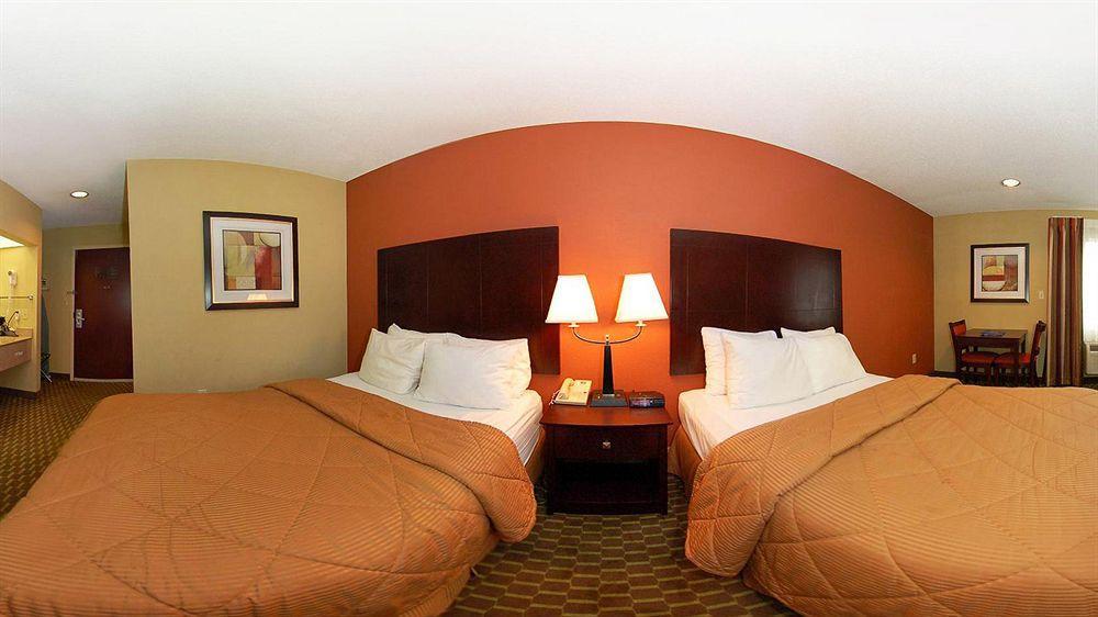 Quality Inn & Suites Pine Bluff Exterior foto